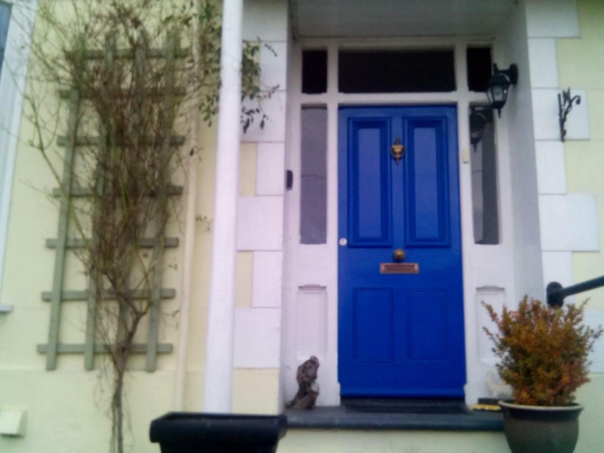 Y Garreg Wen Bed & Breakfast Llanybydder Bagian luar foto