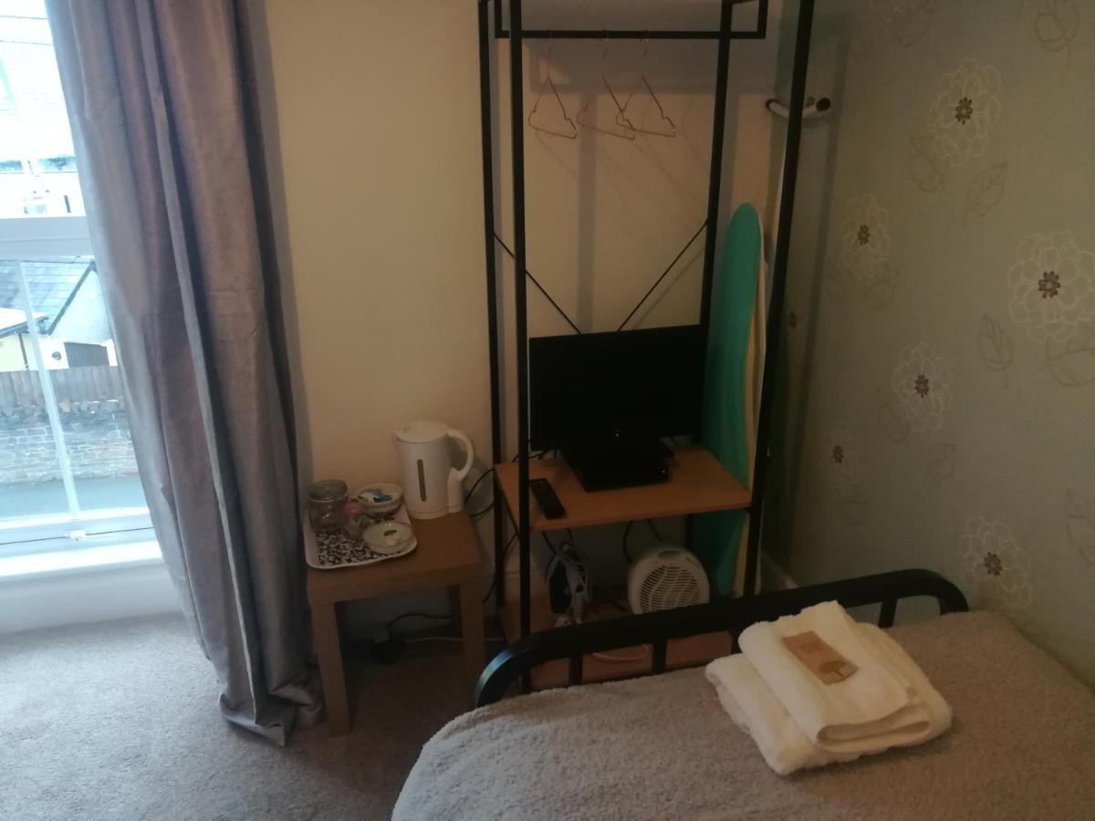 Y Garreg Wen Bed & Breakfast Llanybydder Bagian luar foto