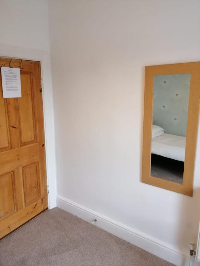 Y Garreg Wen Bed & Breakfast Llanybydder Bagian luar foto